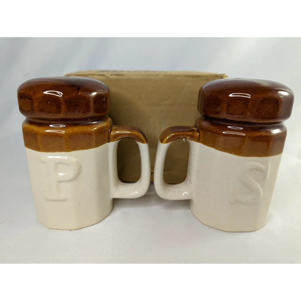 Vintage‎ Salt Pepper Shaker Set 5 Inch Taiwan Two Tone